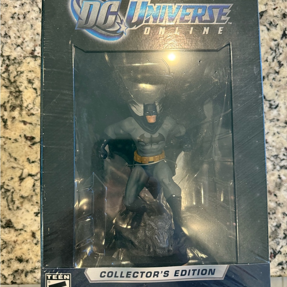 DC Universe Online Collector's Edition Action Figure - Batman NIB